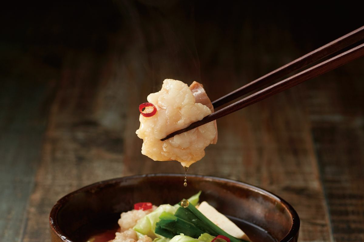 島本 希少黒毛和牛使用もつ鍋九州醤油味（2人前）